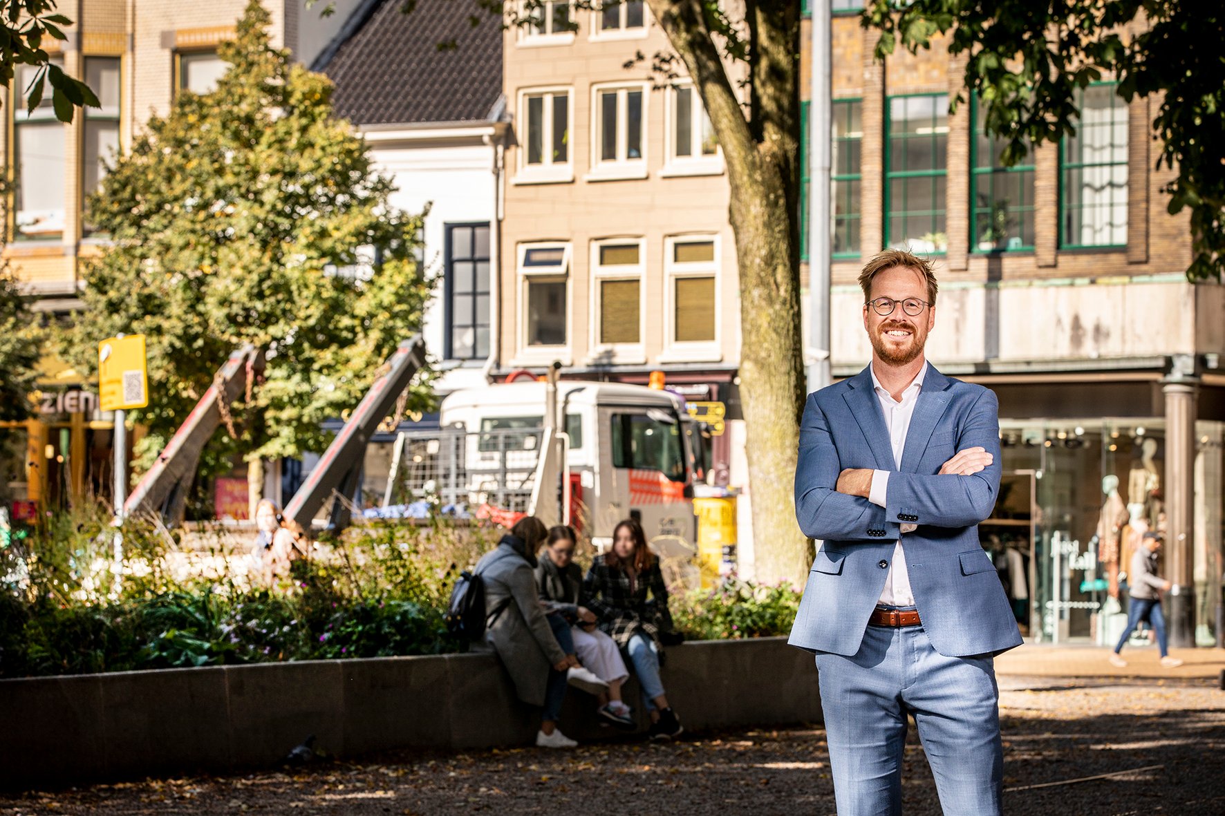 Afbeelding wethouder Rik van Niejenhuis in het centrum van Groningen