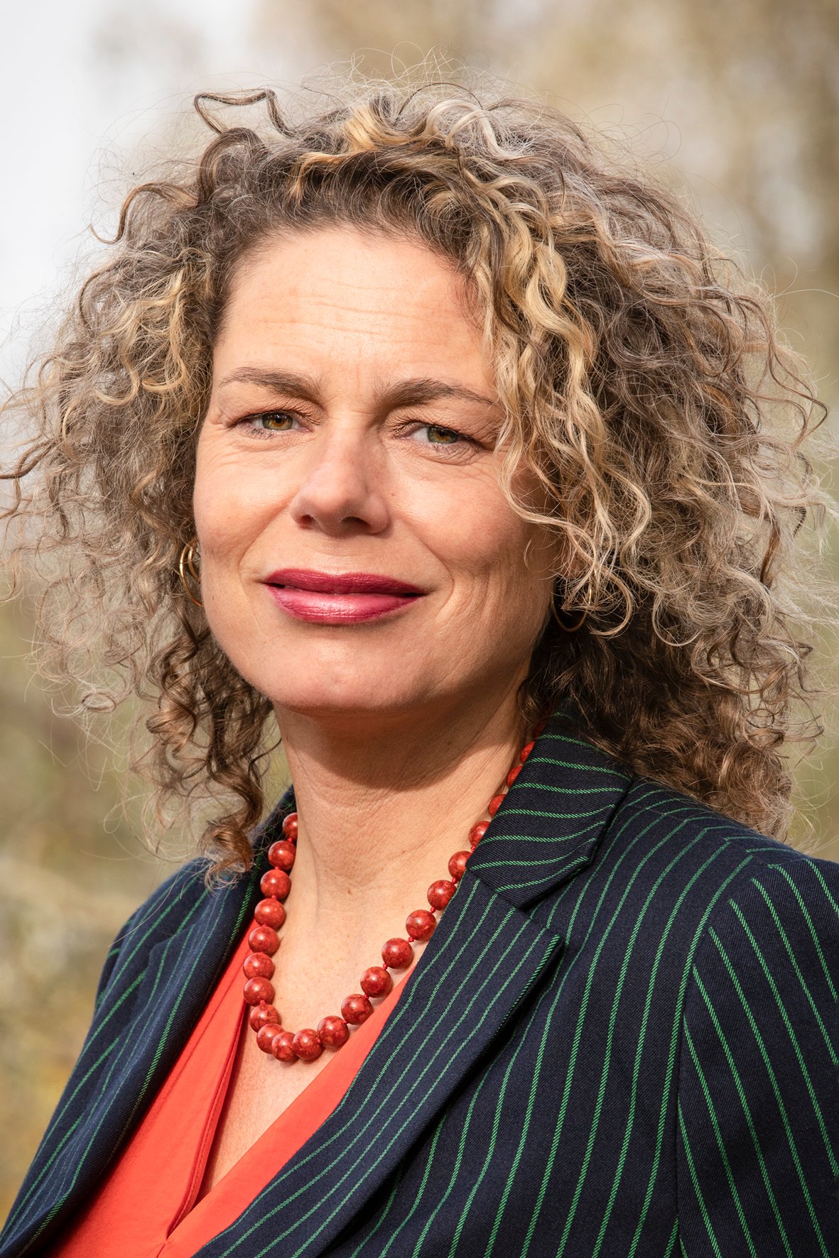 Portretfoto Wethouder Kirsten de Wrede (buiten)