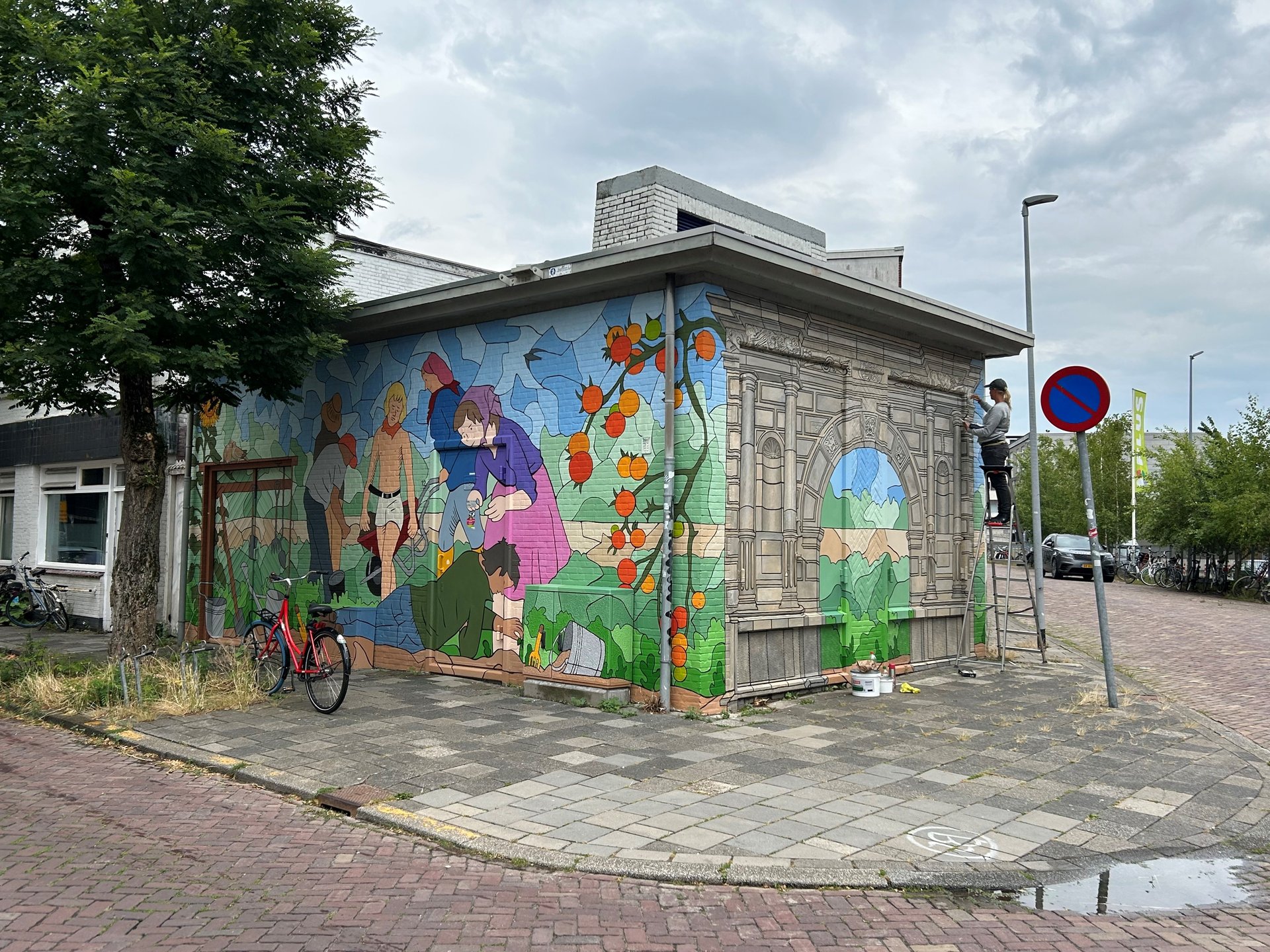 Muurschildering aan de Merwedestraat door Rachel van Balen